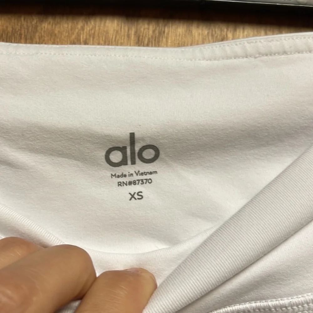ALO YOGA REFLECTIVE LEGGINGS WHITE